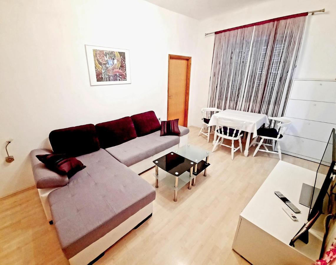 Apartment Ory Near The City Center With Free Parking Pula Extérieur photo