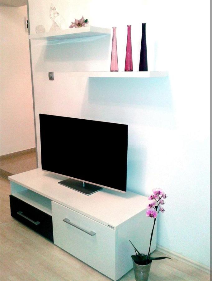 Apartment Ory Near The City Center With Free Parking Pula Extérieur photo